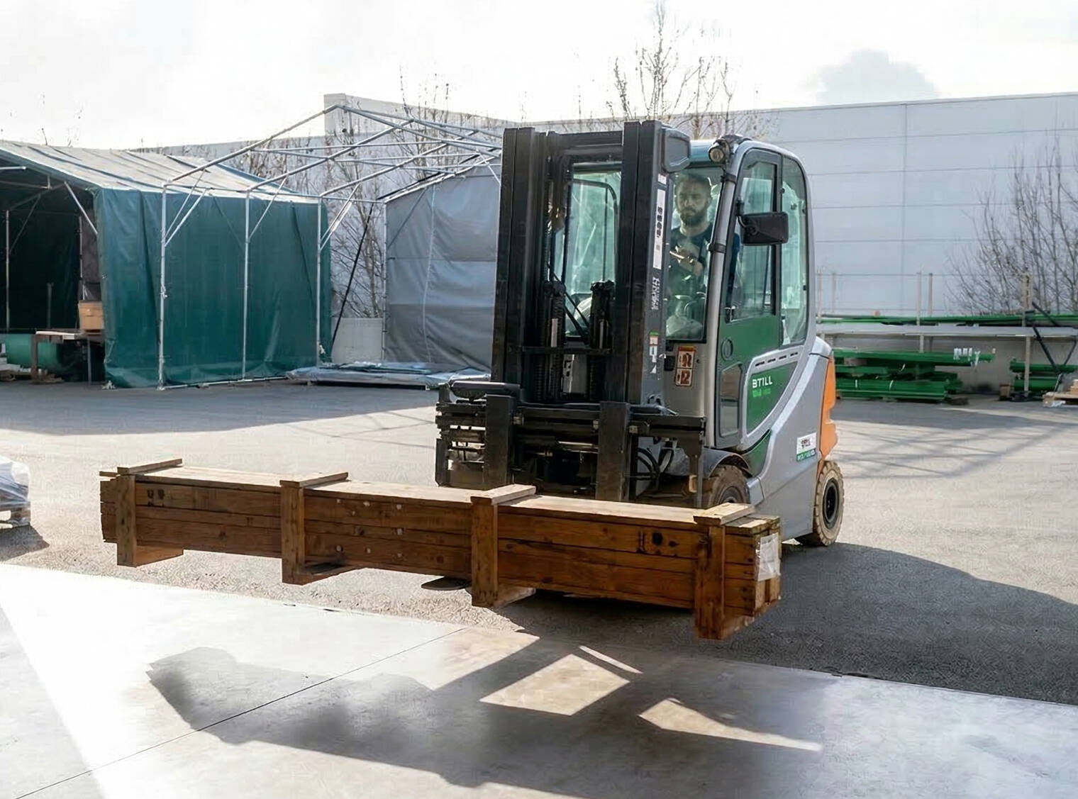 Warehouse supervisor